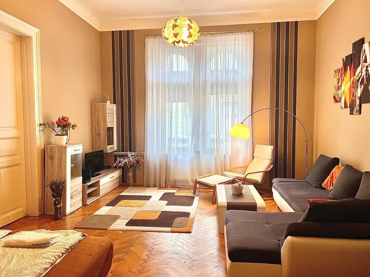 בודפשט A54: Charming Apartment In The Ruin Bar District מראה חיצוני תמונה