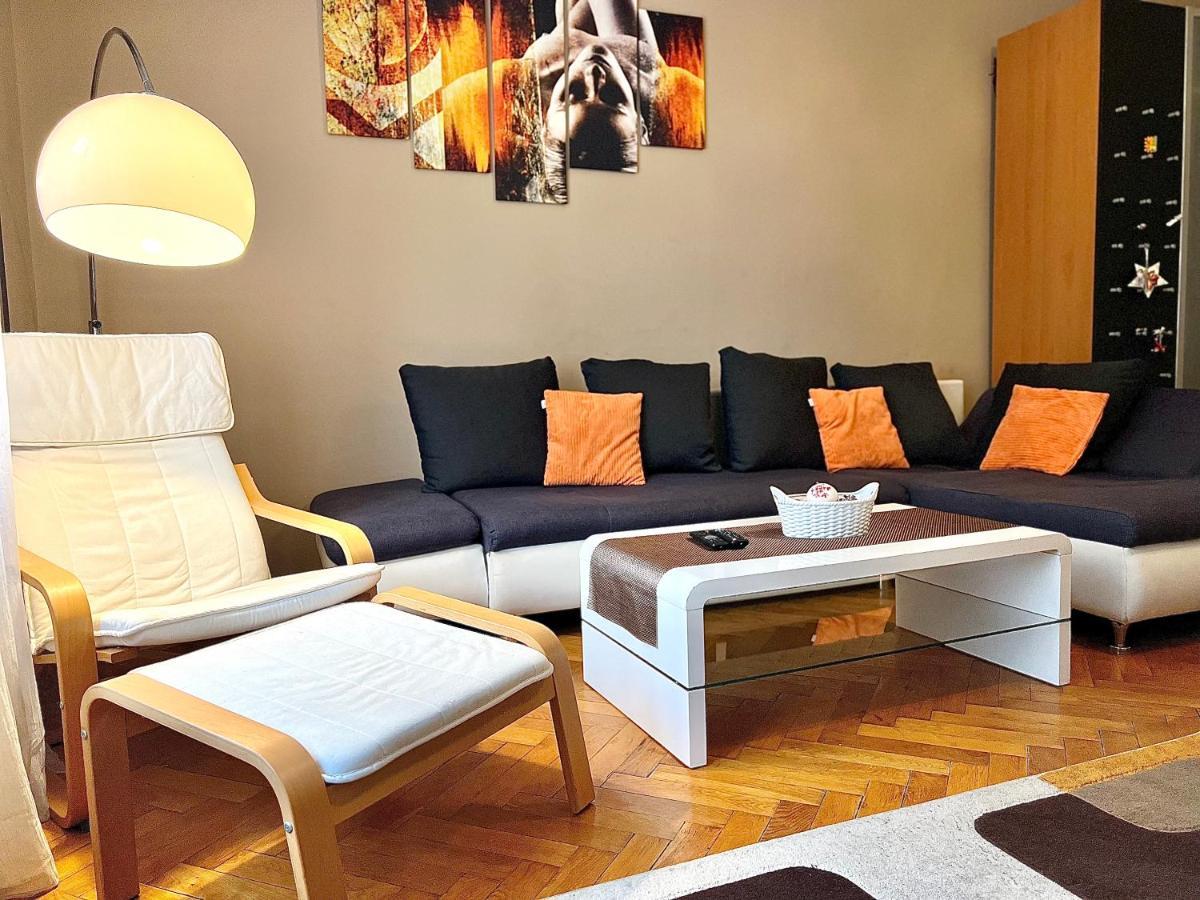 בודפשט A54: Charming Apartment In The Ruin Bar District מראה חיצוני תמונה