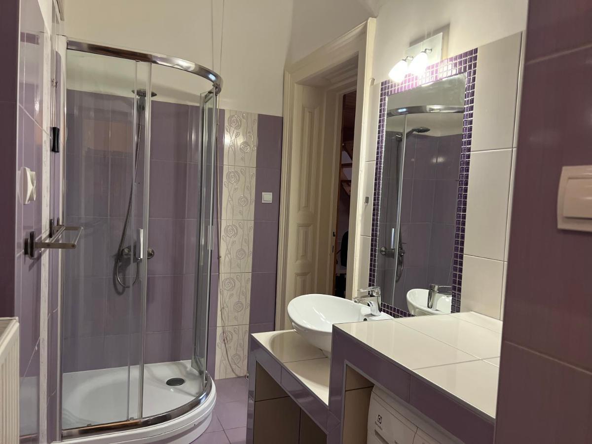בודפשט A54: Charming Apartment In The Ruin Bar District מראה חיצוני תמונה